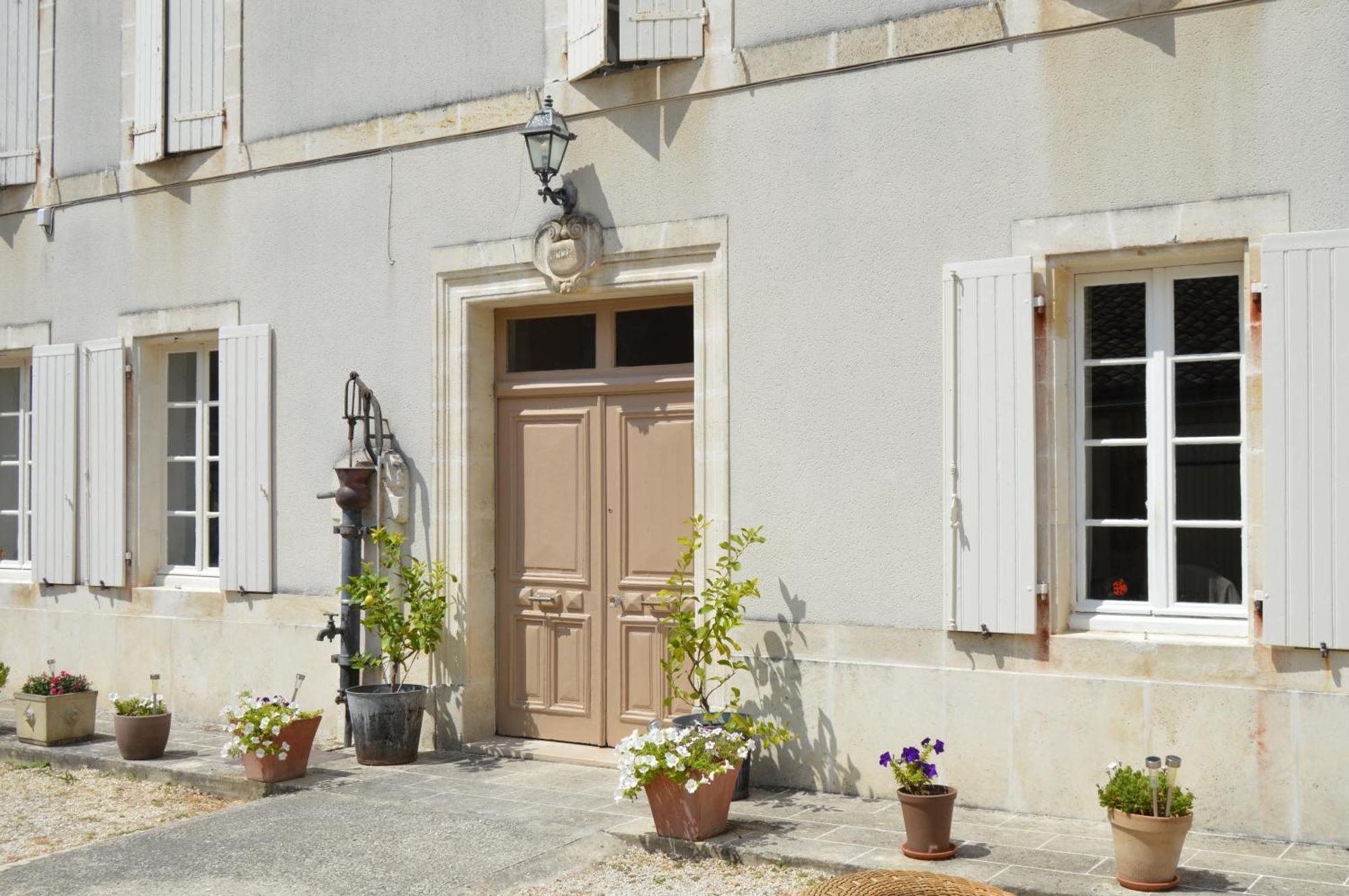 La Vieille Distillerie Le Tâtre 외부 사진