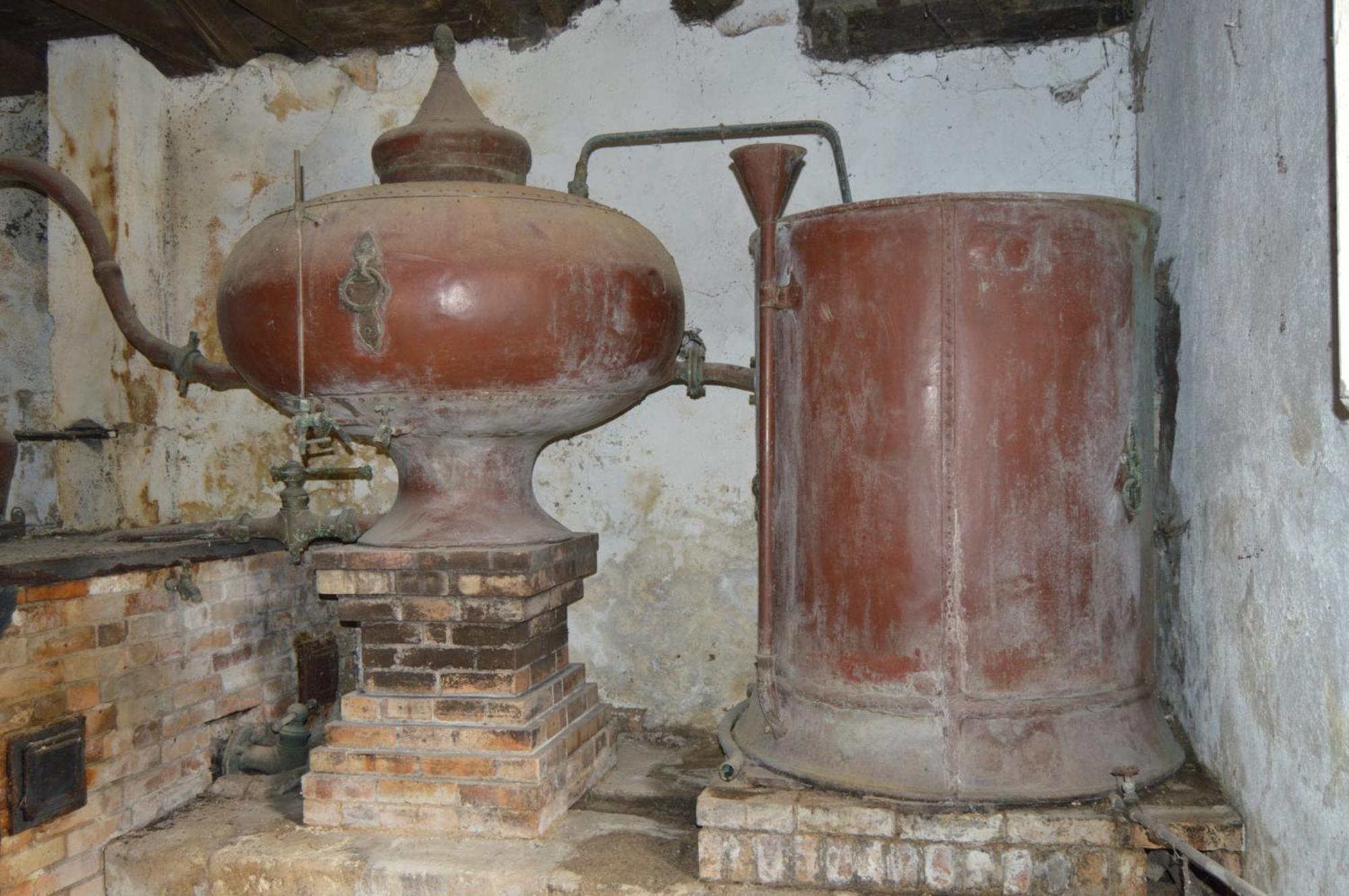 La Vieille Distillerie Le Tâtre 외부 사진