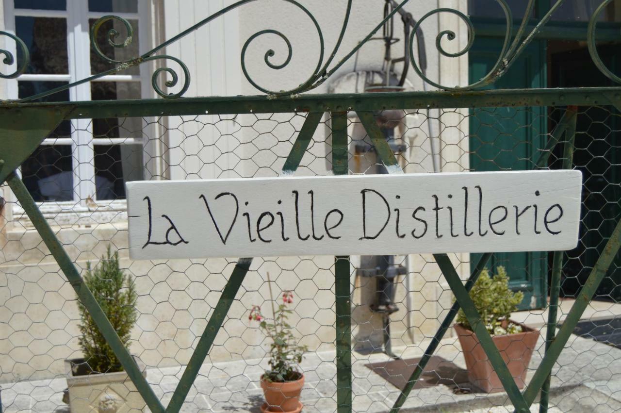 La Vieille Distillerie Le Tâtre 외부 사진